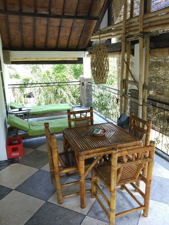 Karma Backpacker House Vandrarhem Uluwatu Exteriör bild