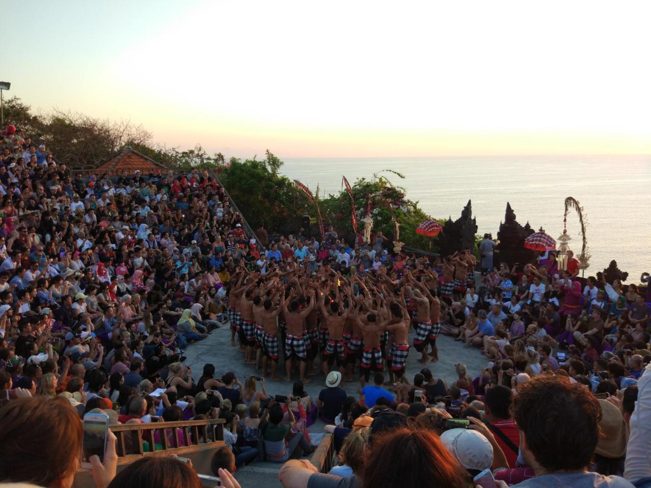 Karma Backpacker House Vandrarhem Uluwatu Exteriör bild